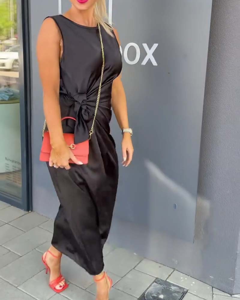 Sleeveless Fitted Waist Solid Dress