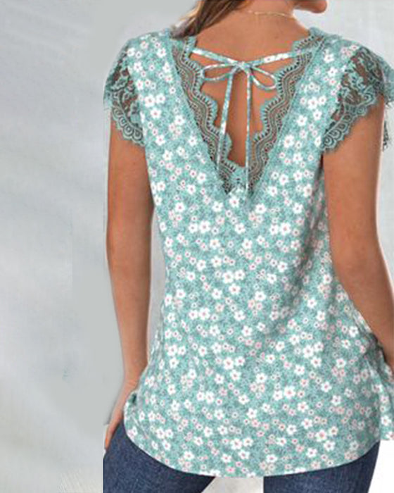 Lace collared printed blouse