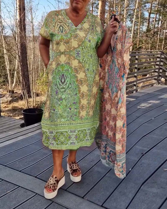 V-Neck Short-Sleeved Printed Shift Dress