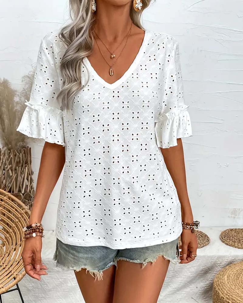 Nøkkelhull Ruffle V-Hals Bluse