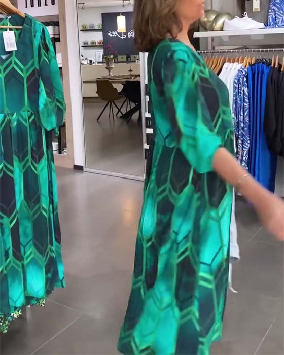 Three-quarter sleeves V-neck printed dress