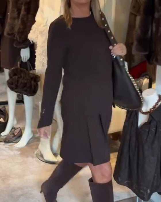 A Hem Slit Cuffs Dress