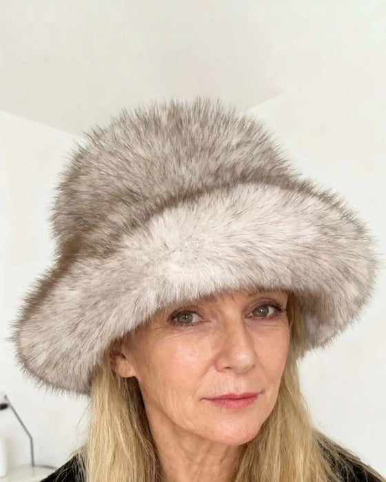 Comfortable And Elegant Winter Hat With Fur