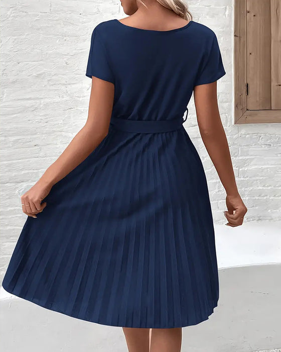 Solid color pleated strappy elegant dress