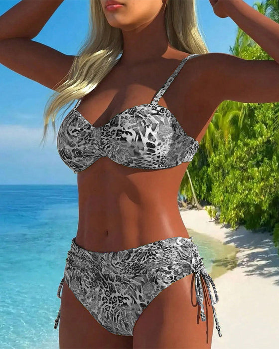 Eye-catching Leopard-print Two-piece Swimsuit