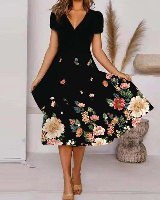 Short-Sleeved V-Neck Floral Dress