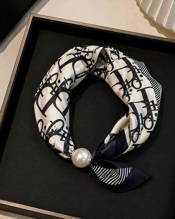 Effortless Glamour: Pop-On Pearl Necklace Scarf 🧣