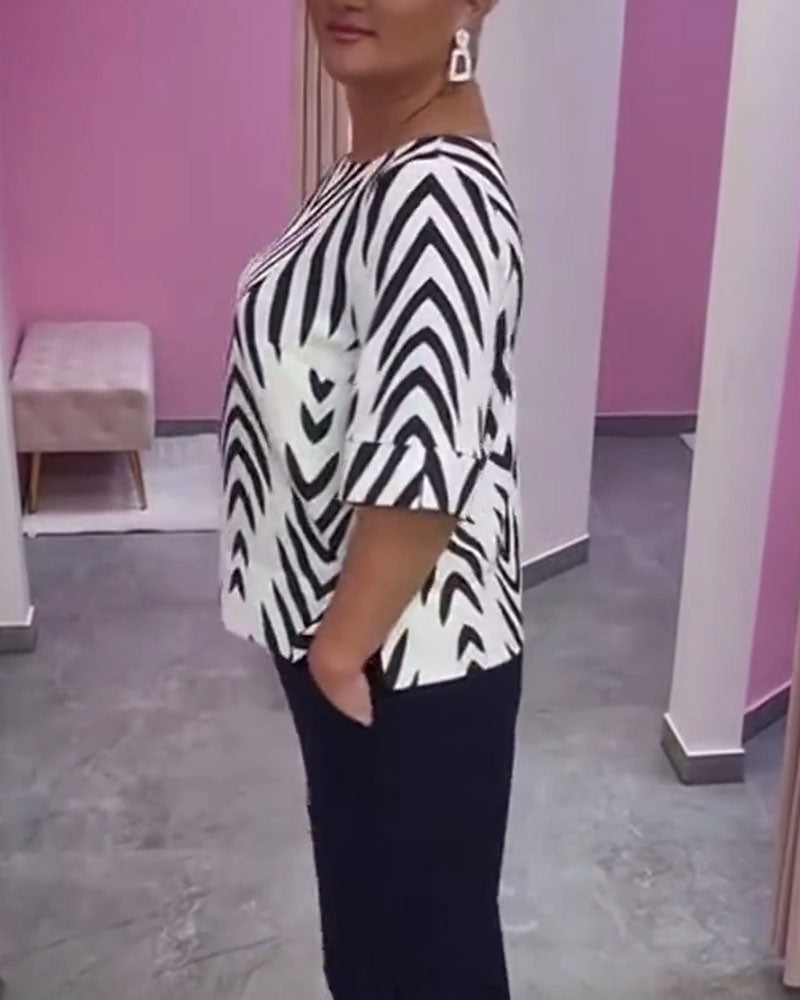 Crew Neck Half Sleeve Geometric Top