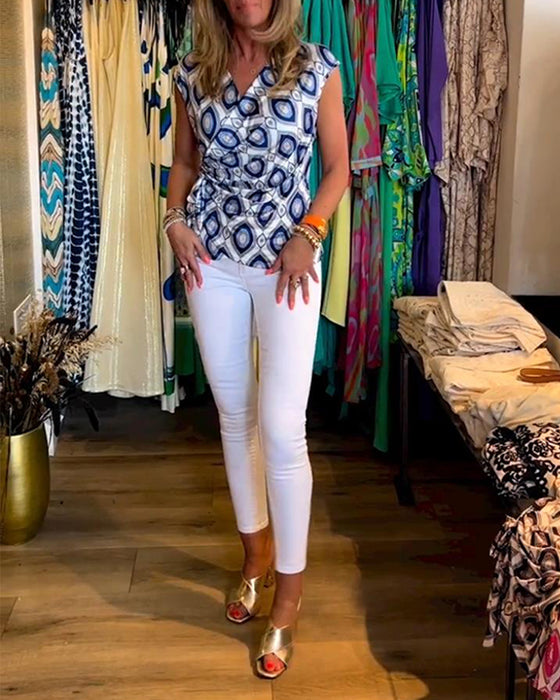 Printed lace-up sleeveless elegant top