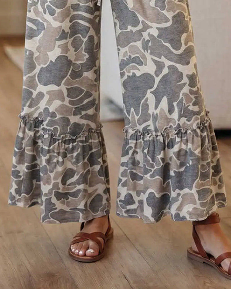 Elastic Waist Camo Ruffle Capri Pants