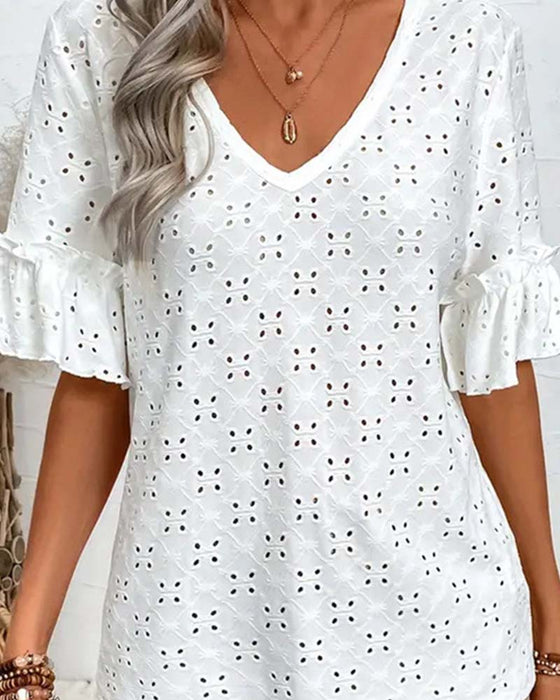 Nøkkelhull Ruffle V-Hals Bluse