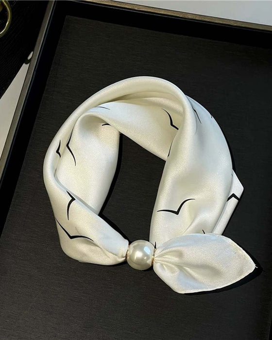 Effortless Glamour: Pop-On Pearl Necklace Scarf 🧣