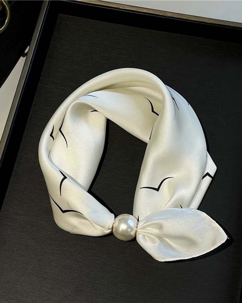 Effortless Glamour: Pop-On Pearl Necklace Scarf 🧣