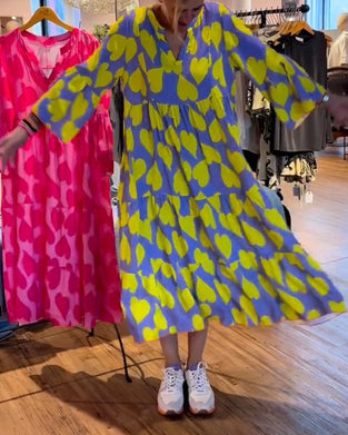 V-neck heart pattern print dress