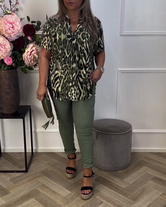 Fashionable Leopard Print Short-Sleeved Blouse