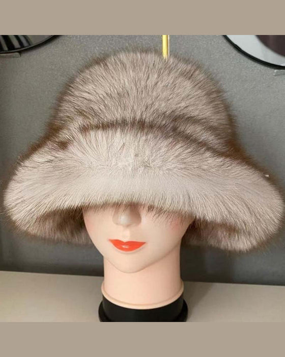 Comfortable And Elegant Winter Hat With Fur