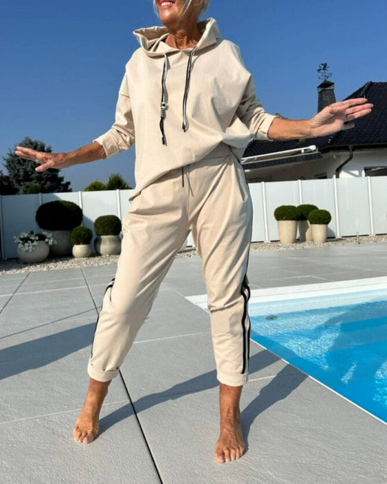 Casual Two - piece Set of Women's Hooded Sweatshirt and Pants