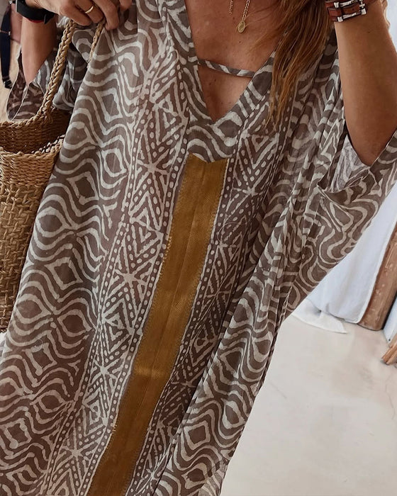 Loose and Vintage Dress in Vacation Style