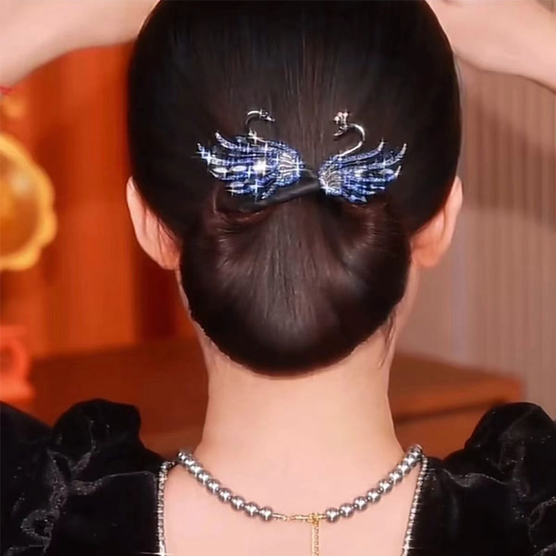 Light Luxury Elegant Twist Hair Clip