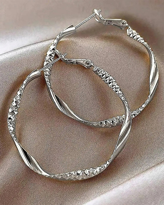 Minimalist Irregular Twist Hoop Earrings Elegant Textured Design