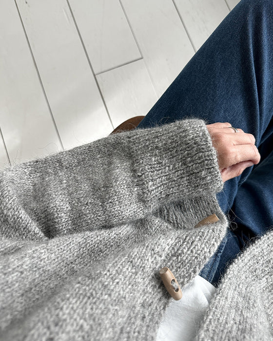 Stand collar horn button solid color cardigan