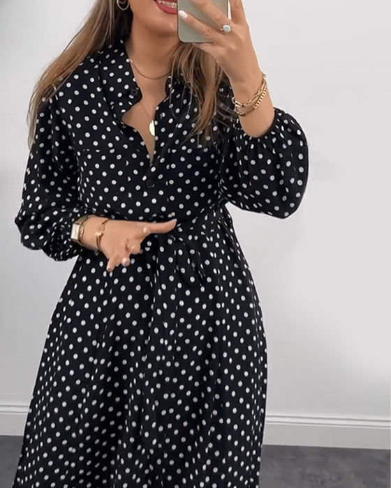 Elegant dress with polka dot print lapel