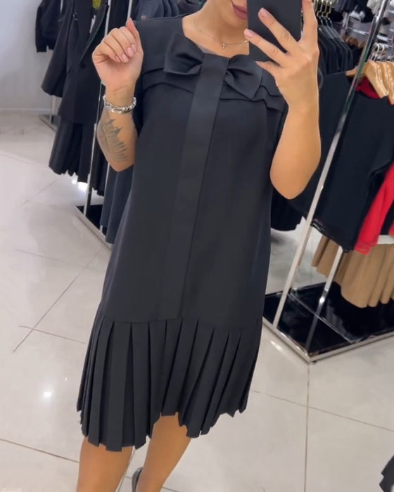 Short-sleeved pleated dress