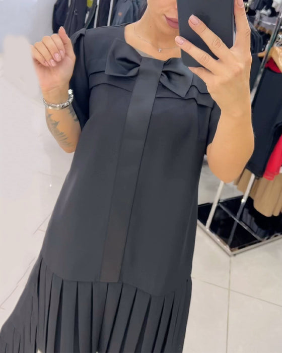 Short-sleeved pleated dress