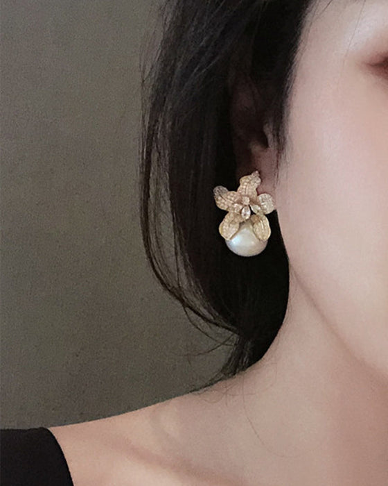 Lily pearl earrings