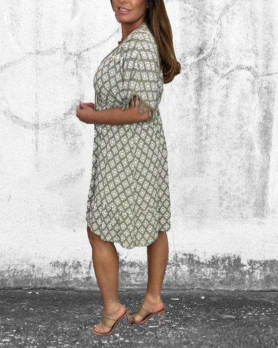 Half sleeve v neck dress