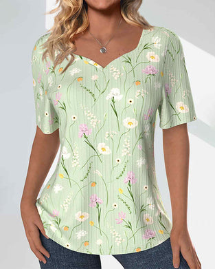 Short-sleeved floral top