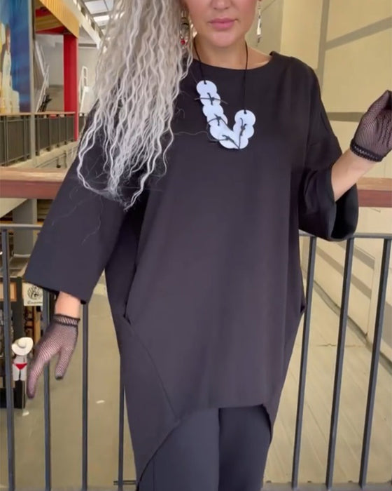 Loose-fitting long-sleeved top