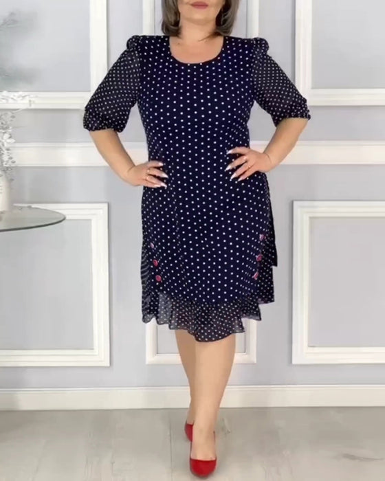 Elegant half-sleeve dress with polka dot print