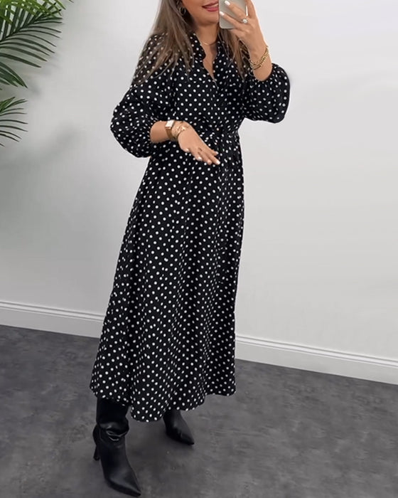 Elegant dress with polka dot print lapel