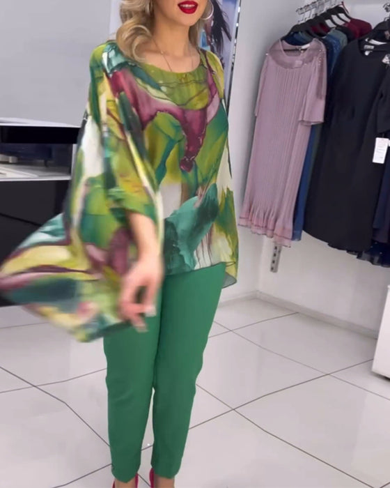 Printed crew neck bat sleeve blouse