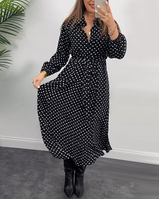 Elegant dress with polka dot print lapel
