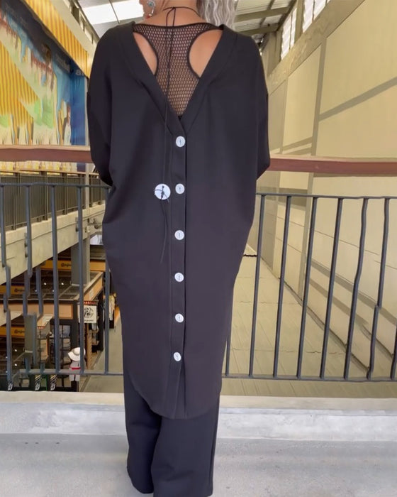 Loose-fitting long-sleeved top