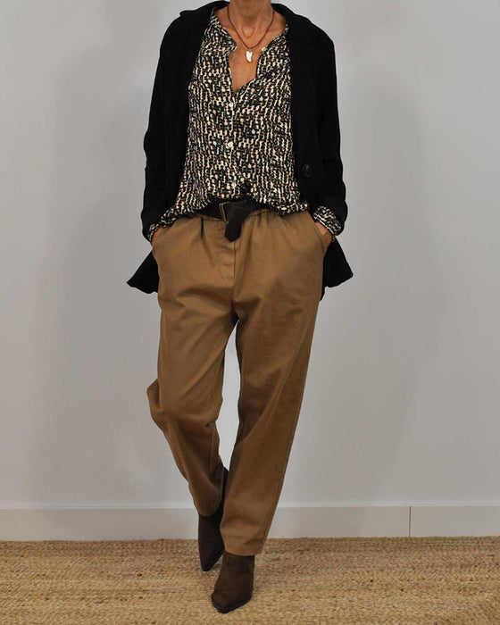 Retro style casual crew neck shirt